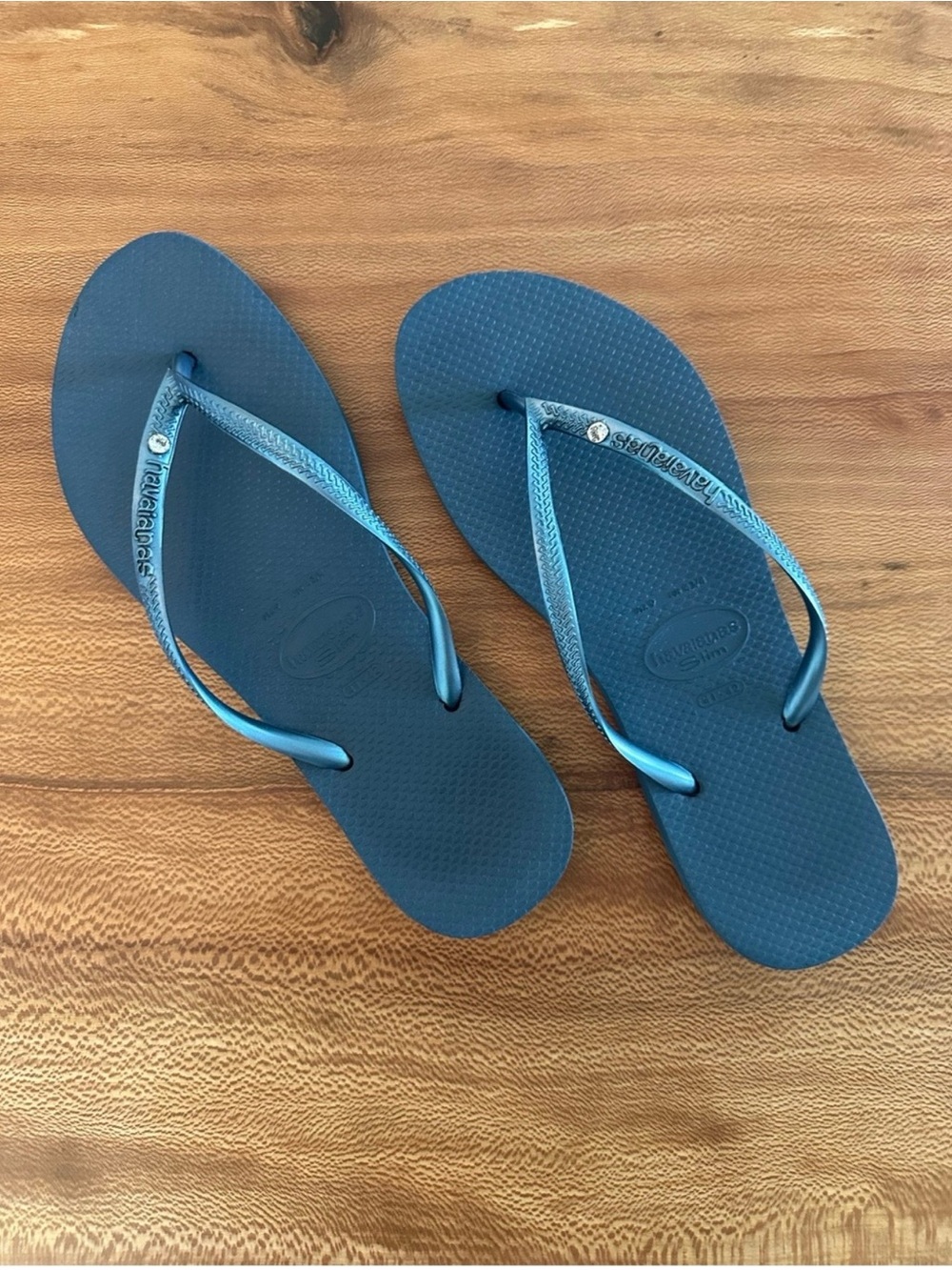 Havaianas Slim Crystal Glamour Flip Flops for Women Navy Steel
Grey | Size: 9